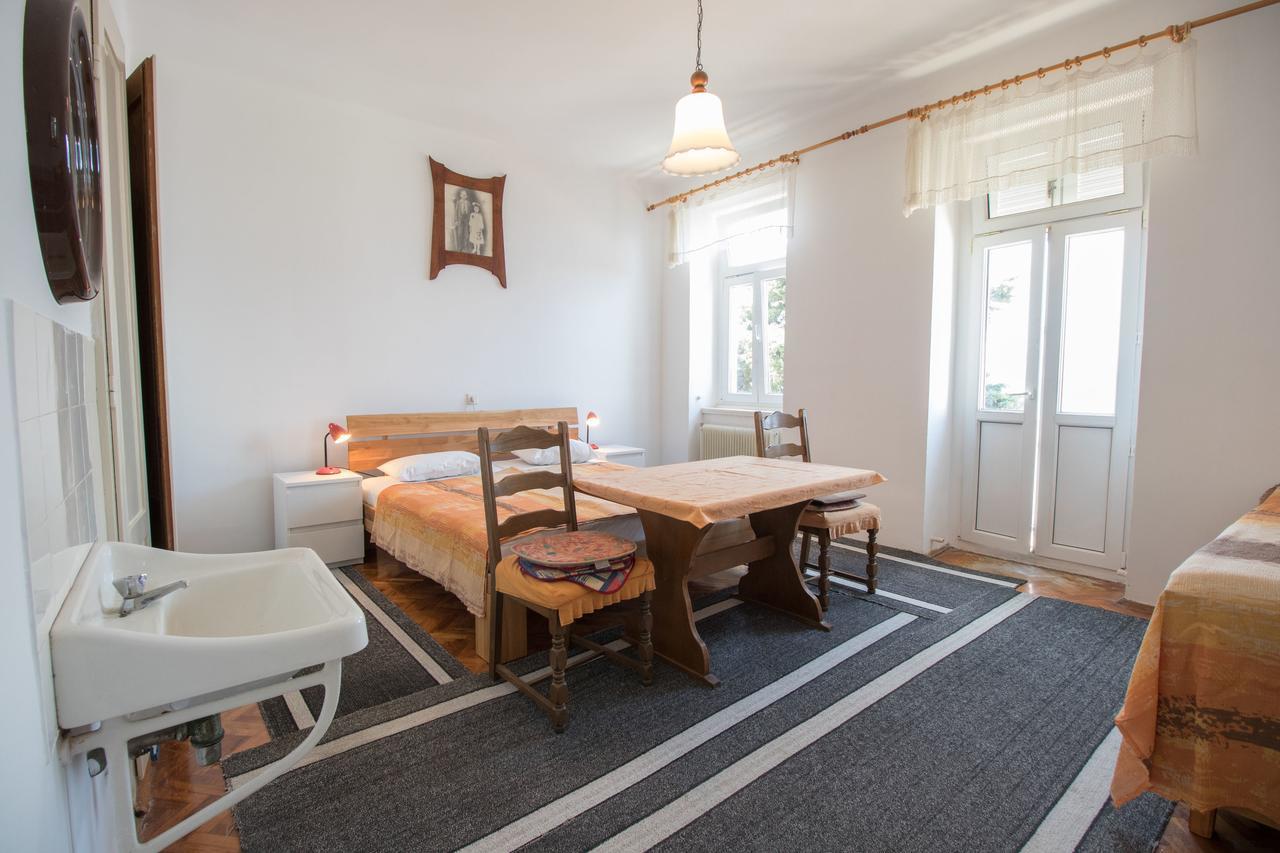 Apartments Josip By The Sea نوفي فينودولسكي المظهر الخارجي الصورة